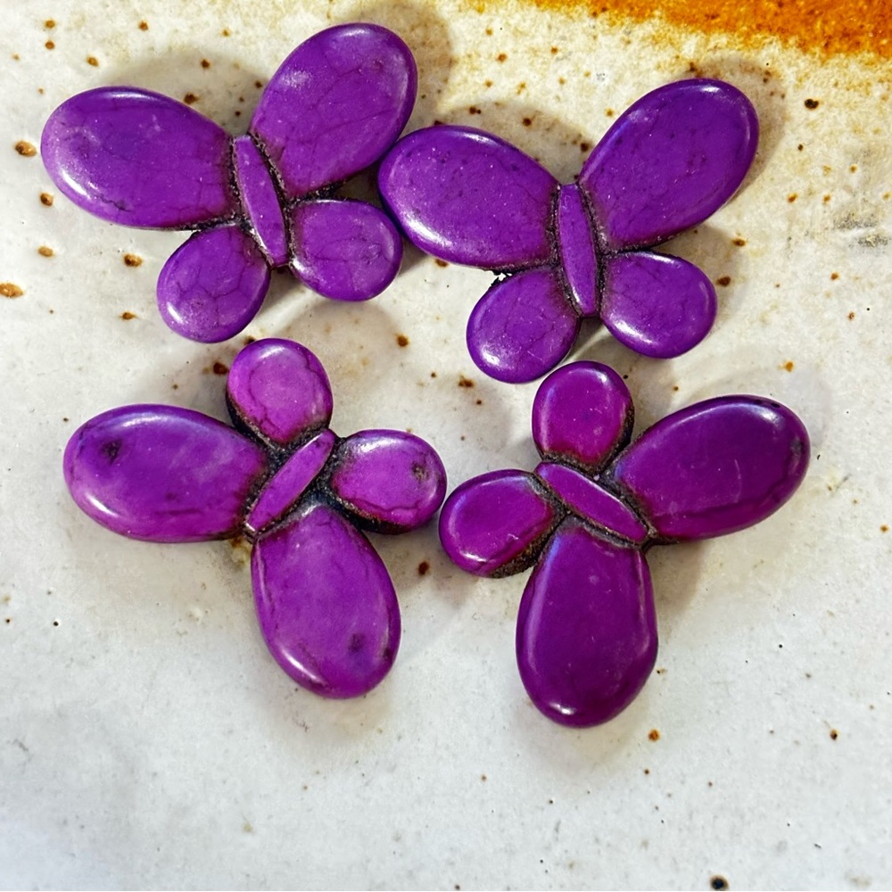 Multi-Color Howlite Stone Butterfly Beads. - Picture 5 of 9